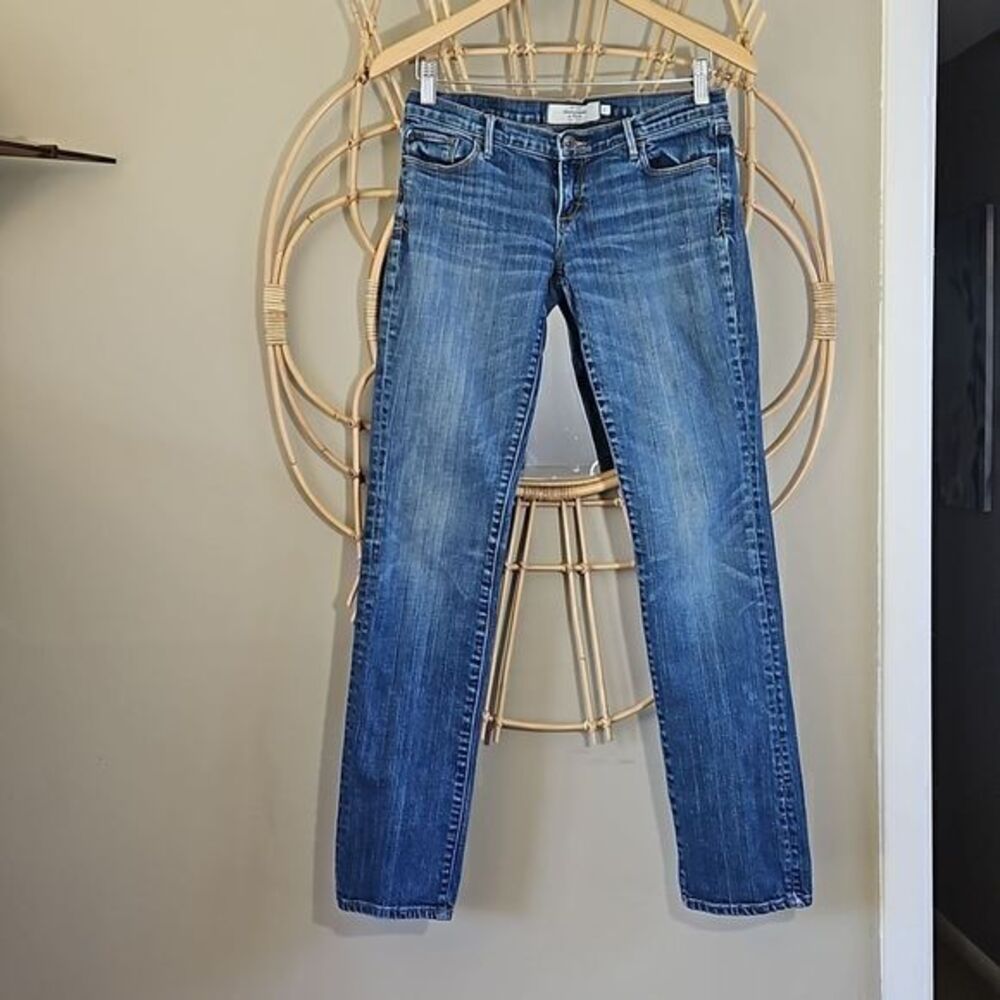 Abercrombie‎ & Fitch NY Medium Wash Stretch Straight Leg 5 Pocket Jeans Sz 2
